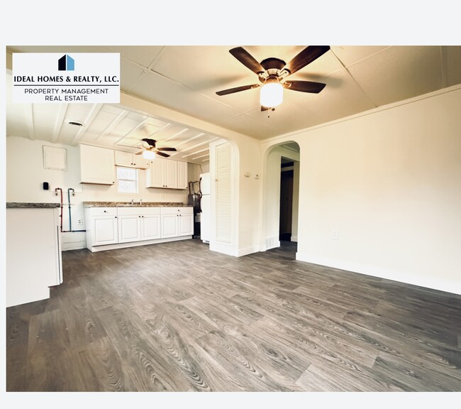 Foto del edificio - 4137 Corbin Dr