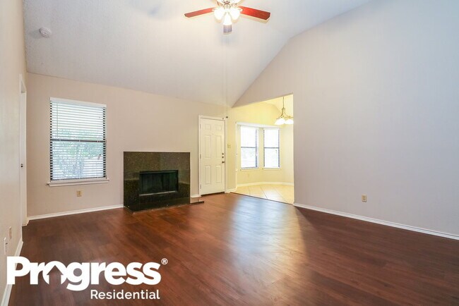 Building Photo - 641 Ozark Ave