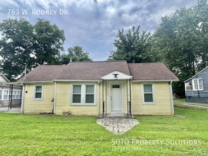 Building Photo - 763 W Rodney Dr