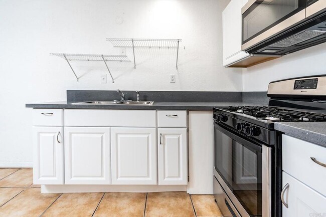 Foto del edificio - 1568 Primera St