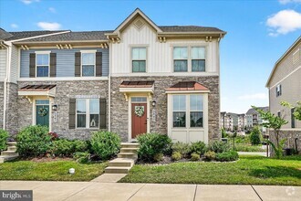 Building Photo - 5845 Pecking Stone St