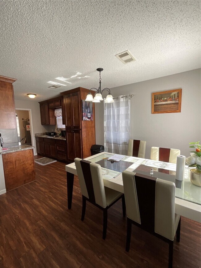 Foto del edificio - 2515 Harris St