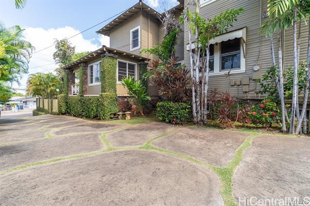Building Photo - 927 10th Ave