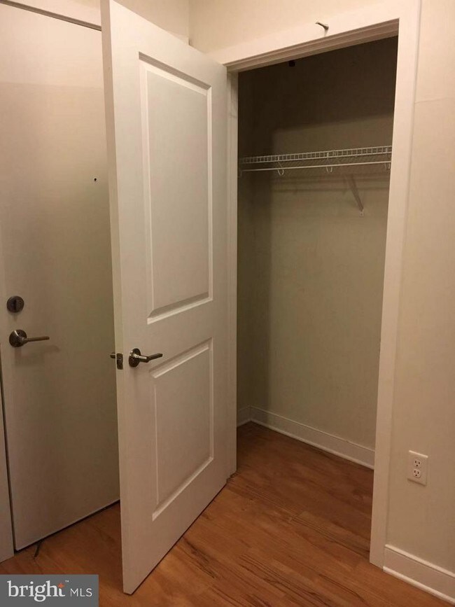 Foto del edificio - 8005 13th St