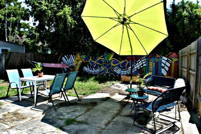 Building Photo - 1701 Frenchmen St