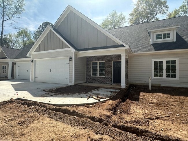 Building Photo - 116 Saxton Pl
