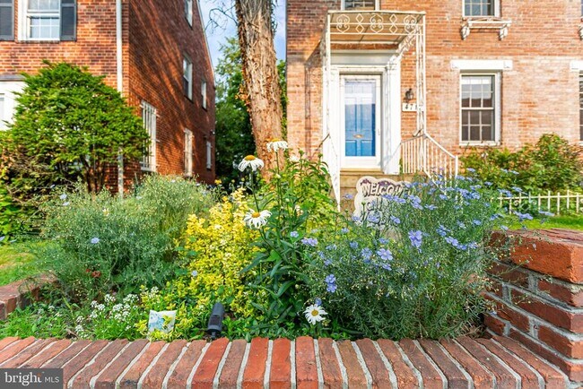 Foto del edificio - 4712 Piney Branch Rd NW