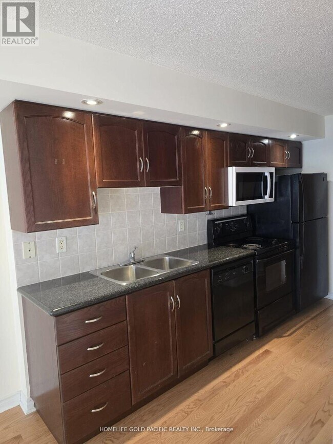 Photo du bâtiment - 250 Wellington St W