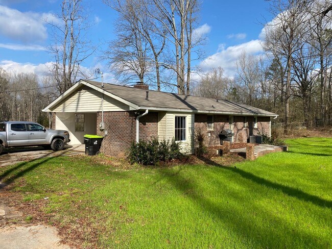 Building Photo - 75 Red Oak Dr