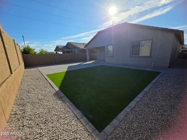 Building Photo - 16924 W Echo Ln