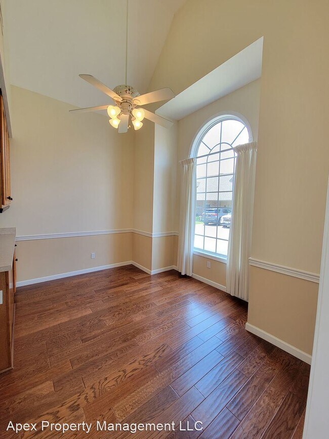 Building Photo - 3 br, 2 bath House - 1016 Silver Creek Lane