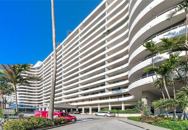 Building Photo - 5555 Collins Ave