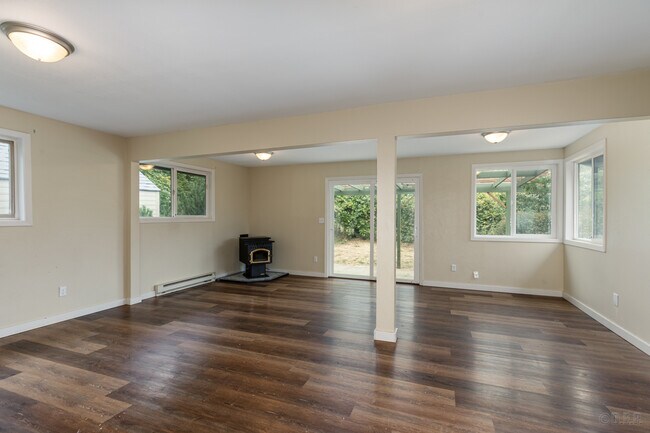 Foto del edificio - 74693 Hale Ln