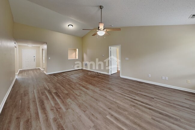 Building Photo - 9734 Thomas Ln