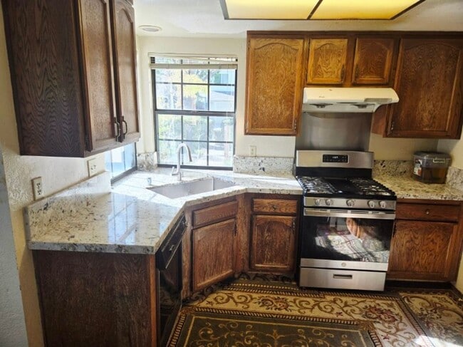 Photo - Well Maintained Townhome in Desirable Hidd...