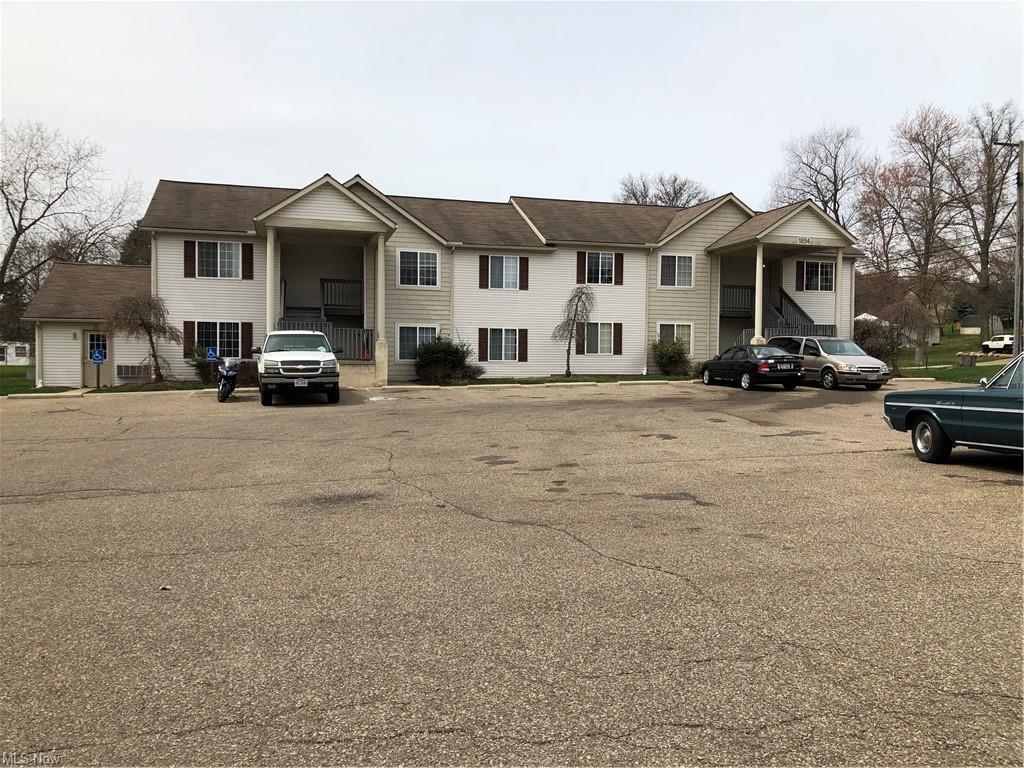 1898 Springfield Lake Blvd Unit 208, Akron, OH 44312 Room for Rent in
