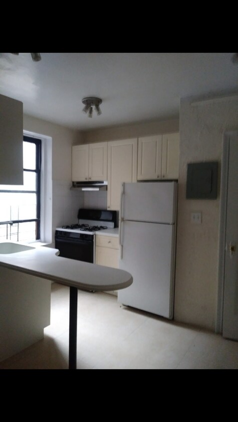 Foto principal - 140-70 Ash Ave