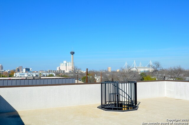 Building Photo - 1529 S Presa St