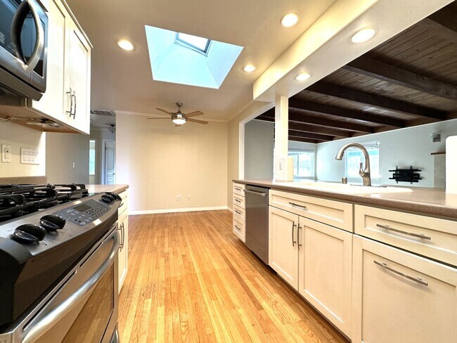 Foto del edificio - East Clairemont Mesa - Spacious 3 Bedroom / 1.5 Bath Single-Story Home with AC and Garage