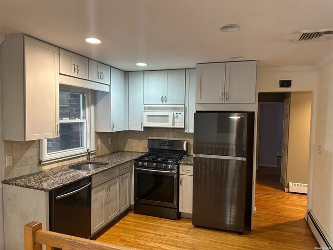 Building Photo - 50 Felice Crescent