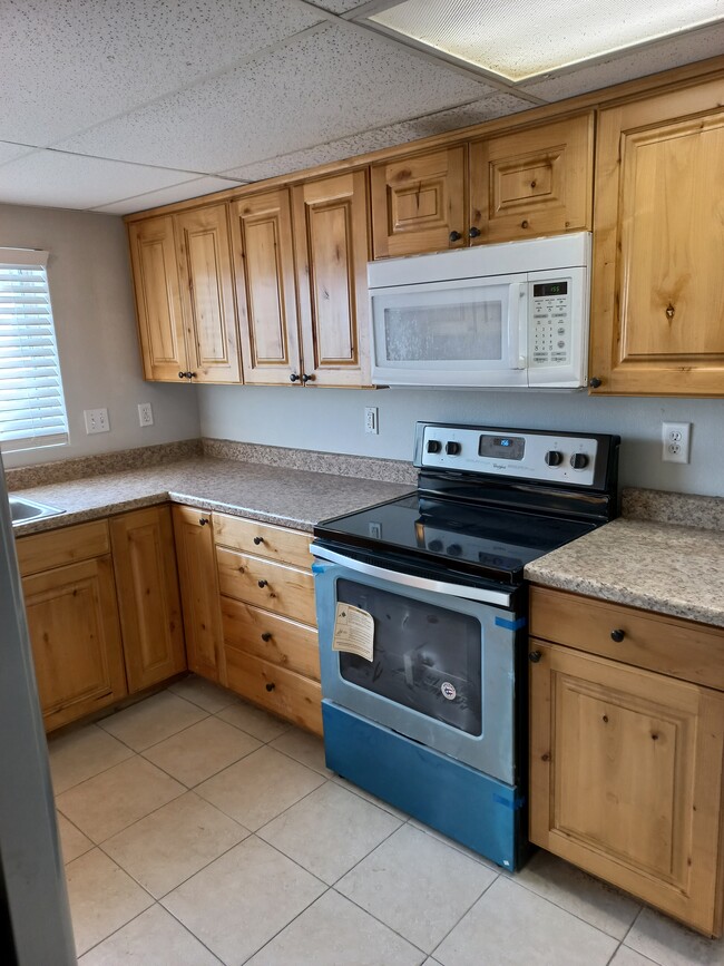 Kitchen - 5256 W 3830 S