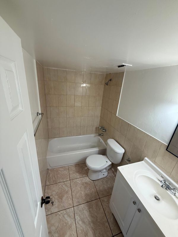Foto del edificio - 482 NW 165th St