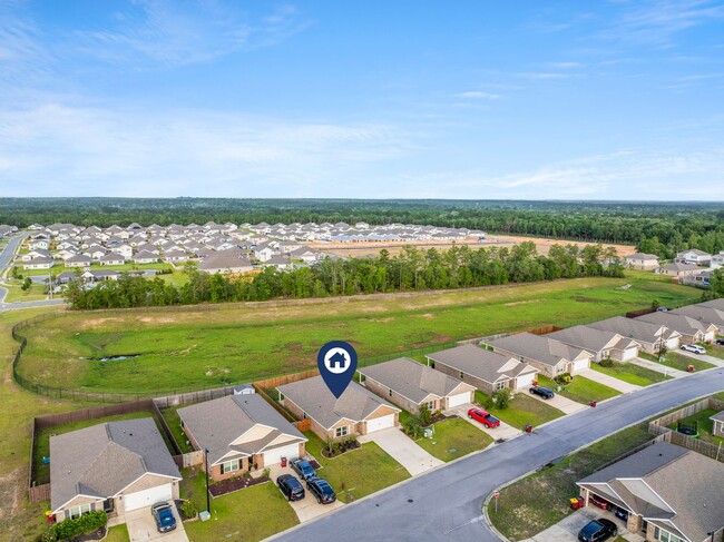 Building Photo - Redstone Commons 4bed/2bath Available Now!