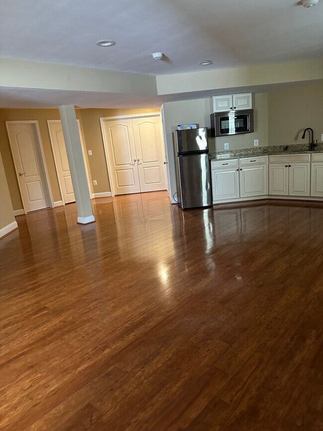 Building Photo - 6986 Gillis Way