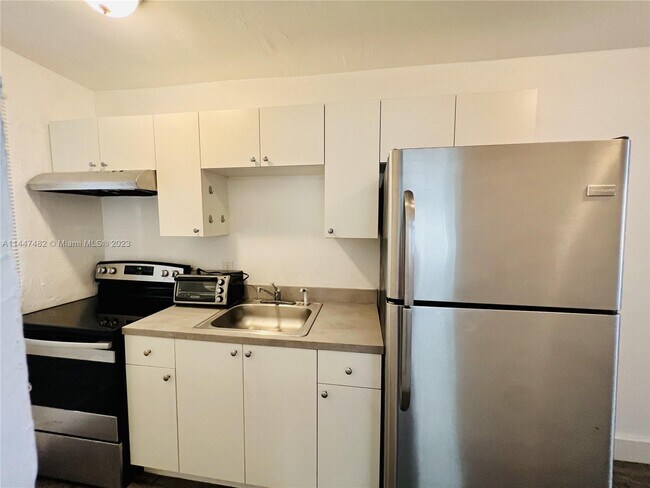 Foto del edificio - 534 NE 78th St