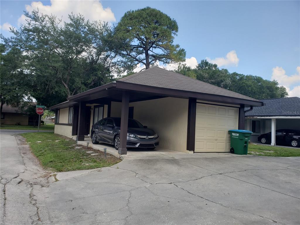 Primary Photo - 709 Castlewood Dr