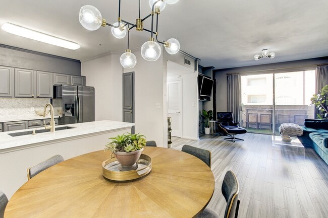 Foto del edificio - 2111 Welch St