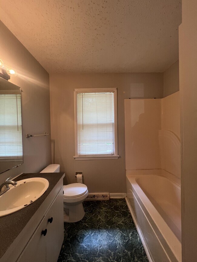 Foto del edificio - 266 Crescent Ln