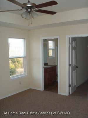 Building Photo - 1106 N Missouri Dr