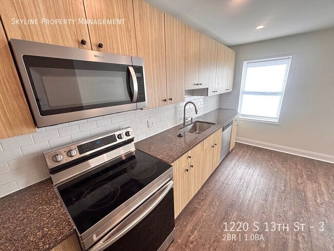 Photo - 1220 S 13th St-3 Apartment