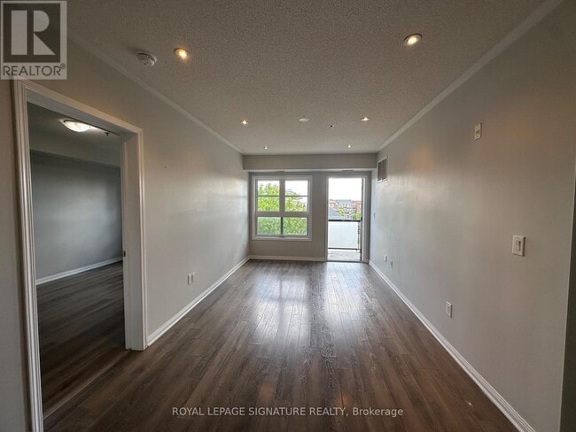 Building Photo - 60 Baycliffe Cres
