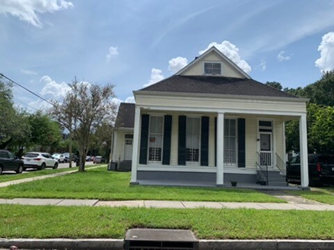 Foto principal - 7500 Freret St