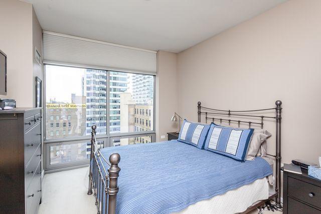 Building Photo - 2 bedroom in Chicago IL 60605