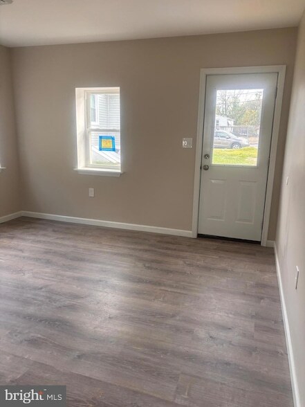 Building Photo - 113 N Hook Rd