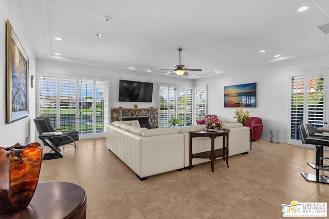 Building Photo - 10 Colgate Dr