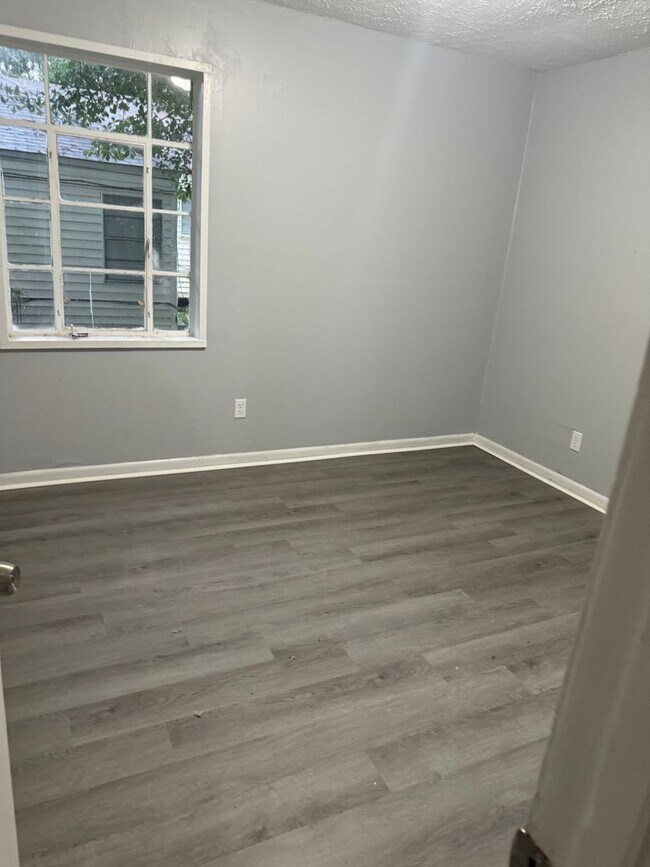 Foto del edificio - 2418 Alma St