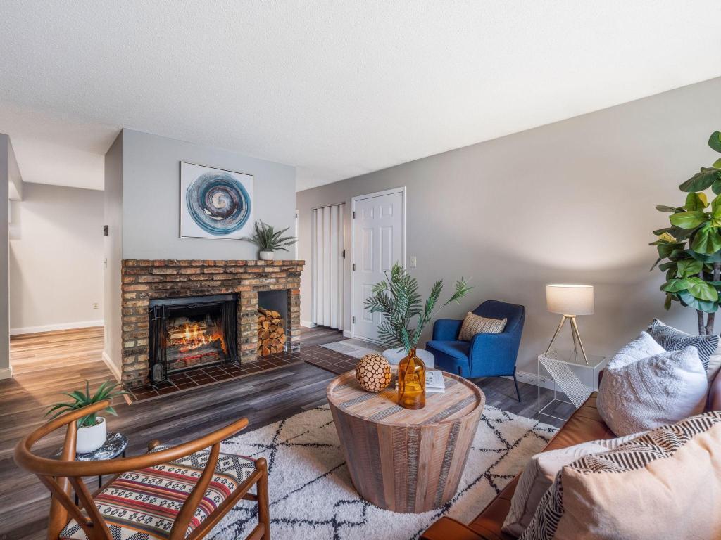 Foto principal - 400 Shelard Pkwy