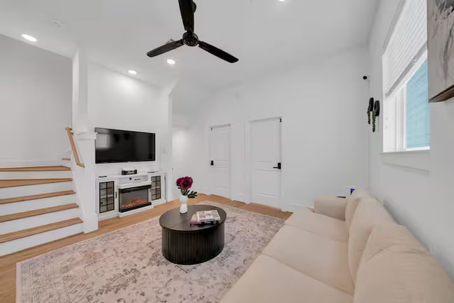 Photo - 6834 Lozier St (Houston, TX) Townhome