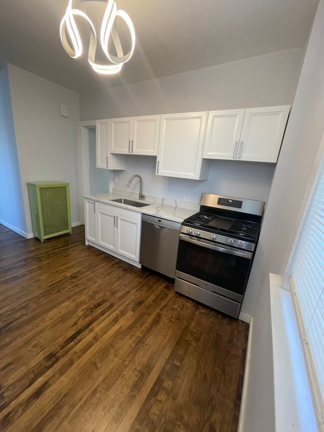 Building Photo - 918 W Gunnison St