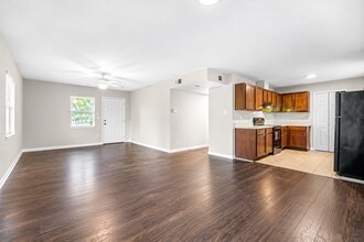 Building Photo - 713 Grantland Dr