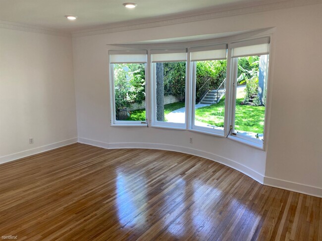 Building Photo - 3318 Rowena Ave