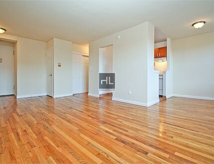 Foto del edificio - BAXTER AVENUE