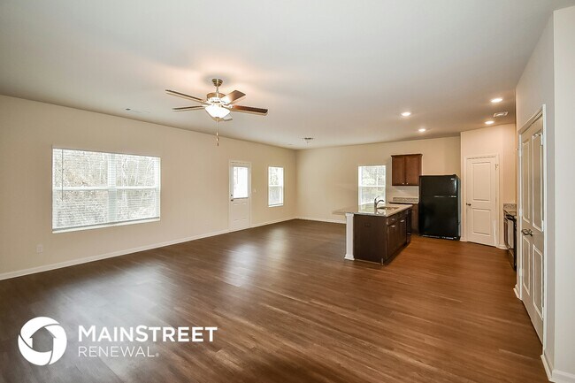Building Photo - 218 Augusta Woods Dr