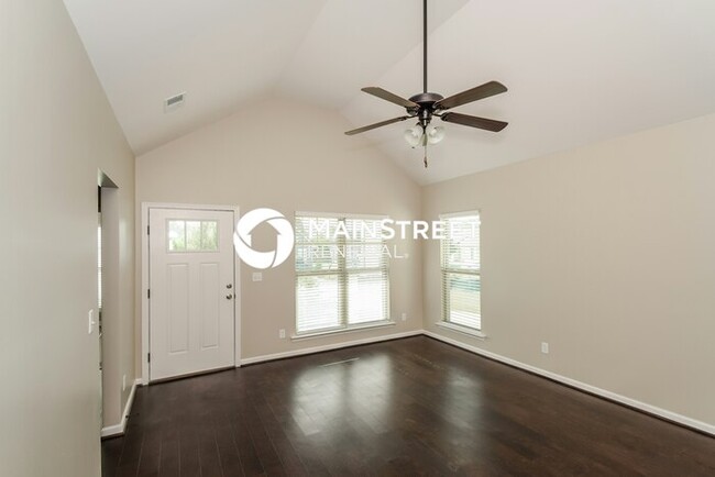 Building Photo - 530 Briar Ridge Cir