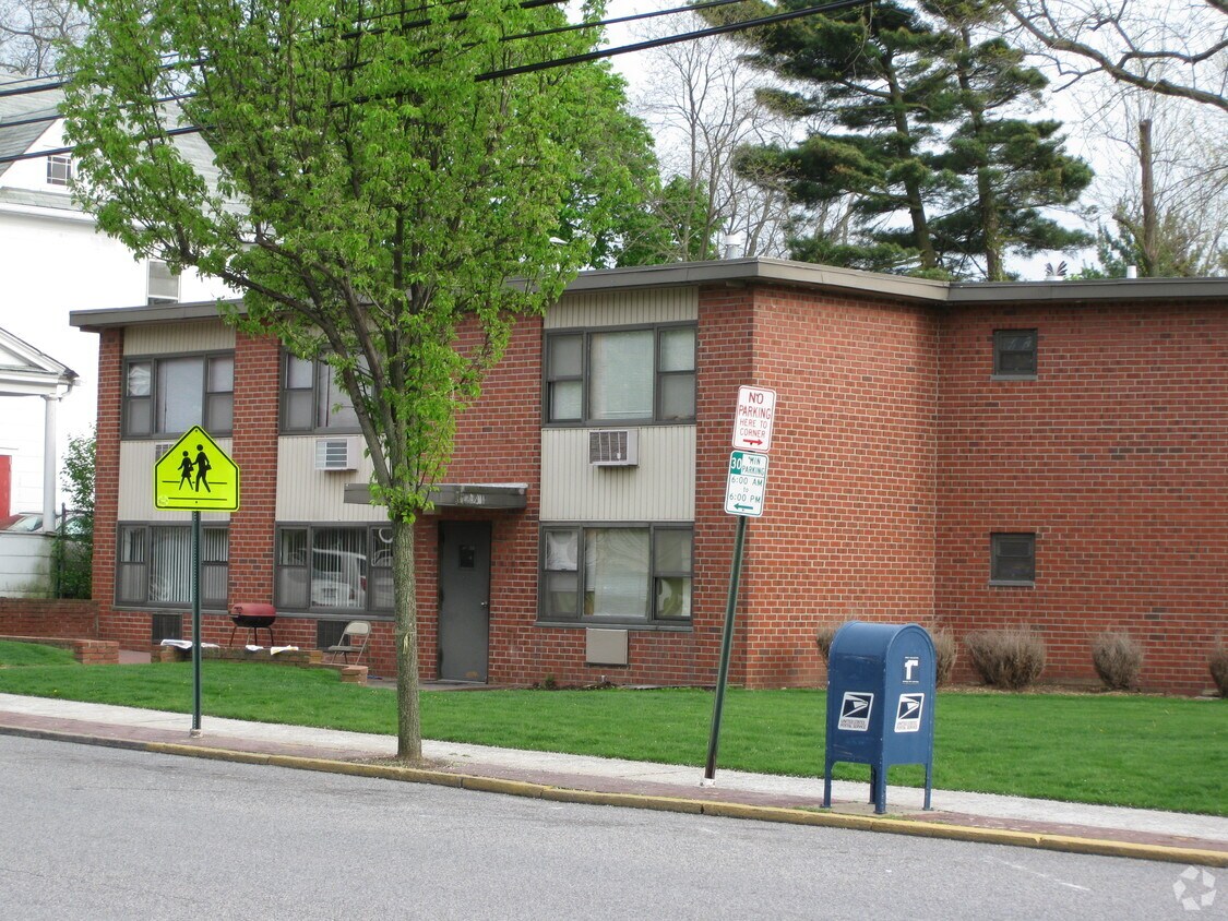 Building Photo - 72-76 Ireland Pl