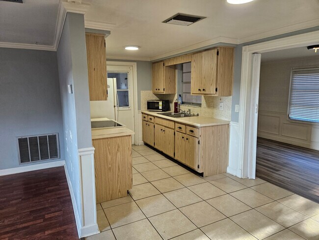 Foto del edificio - 11205 Meadow Dr